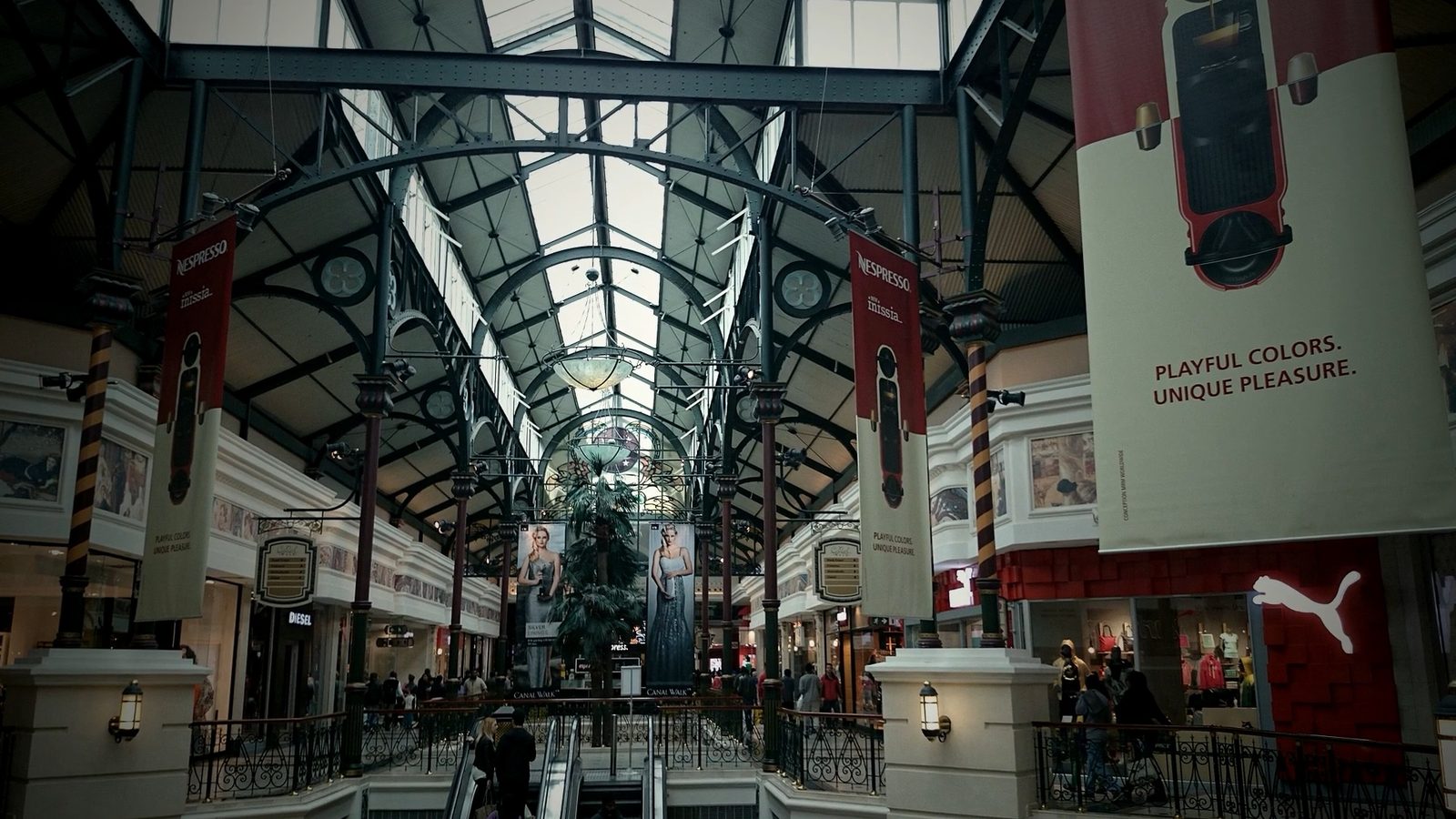 A busy indoor market with independent traders